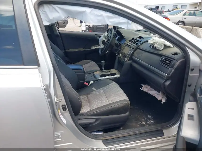 2014 TOYOTA CAMRY SE