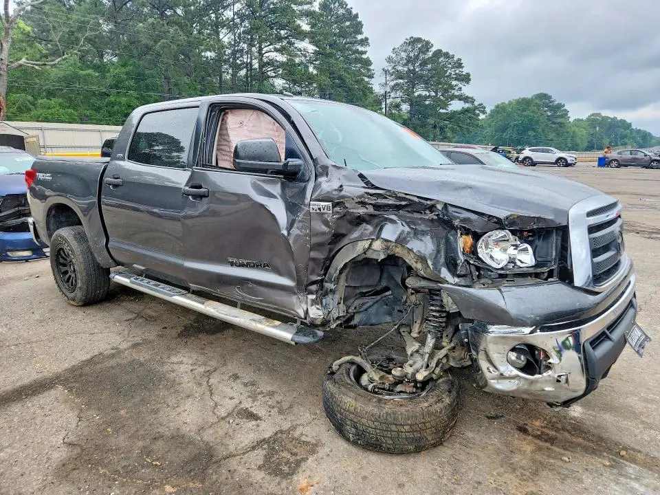 2011 TOYOTA TUNDRA CREWMAX SR5  