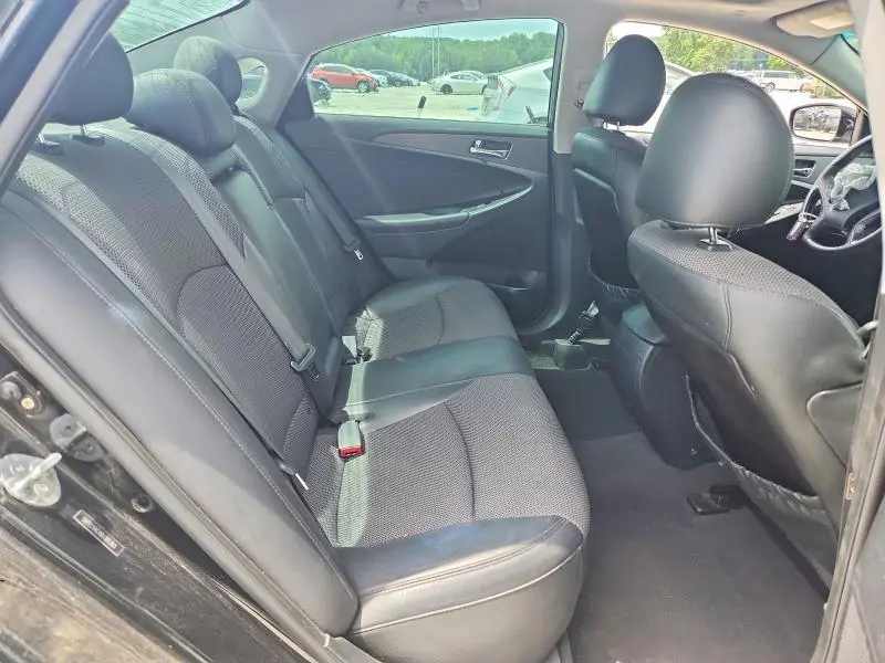2011 HYUNDAI SONATA SE  