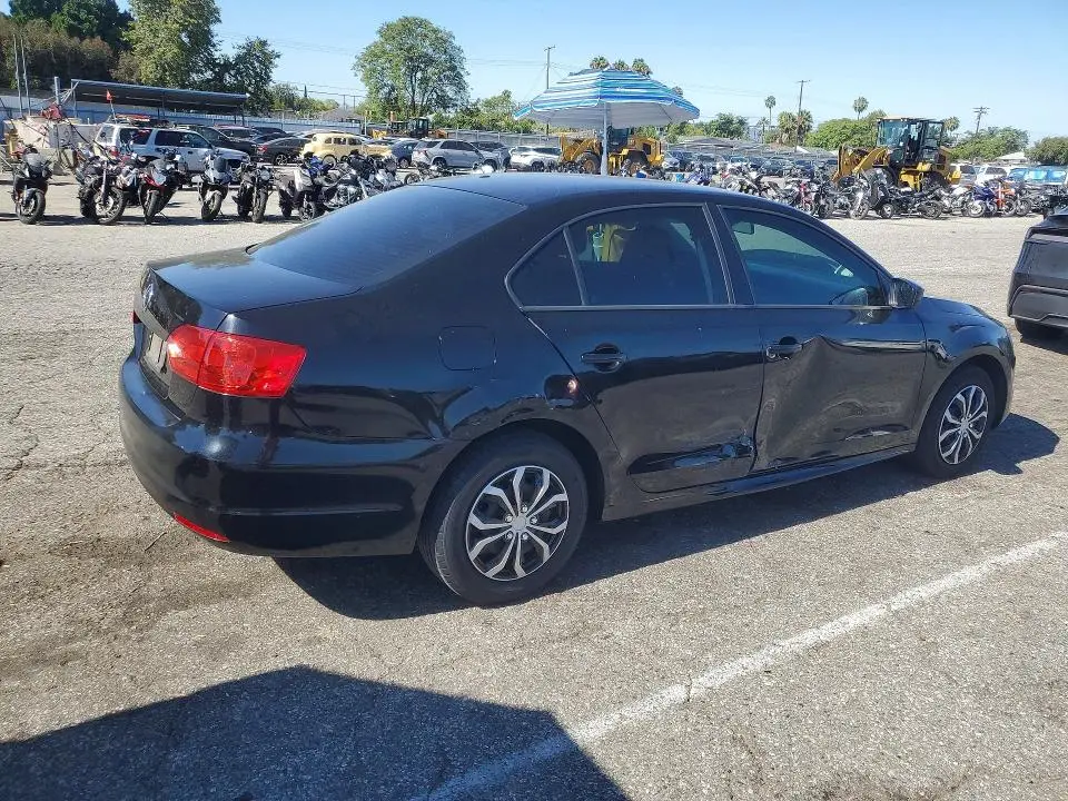 2013 VOLKSWAGEN JETTA BASE  