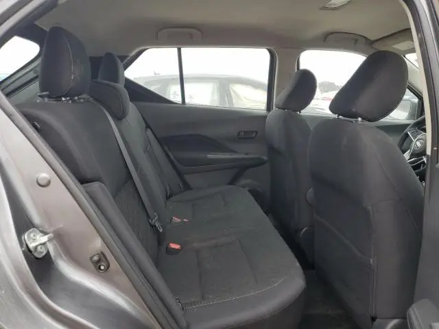 2021 NISSAN KICKS S  