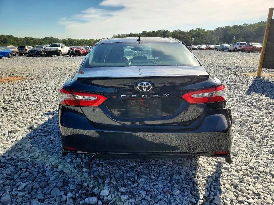 2019 TOYOTA CAMRY SE  