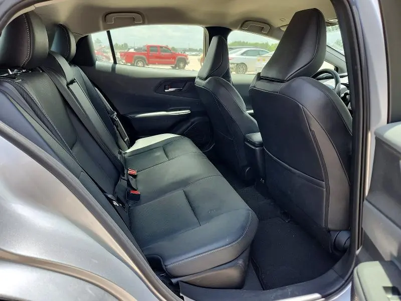 2024 TOYOTA PRIUS XLE  