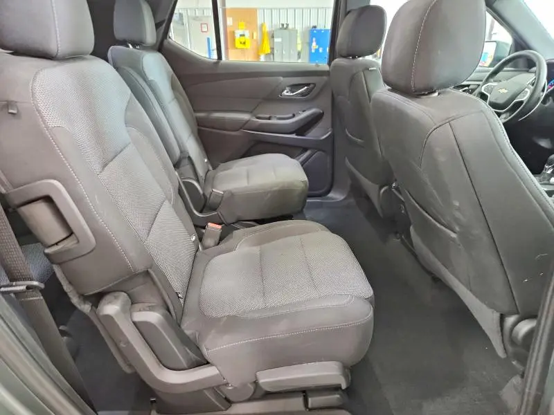 2023 CHEVROLET TRAVERSE LT  