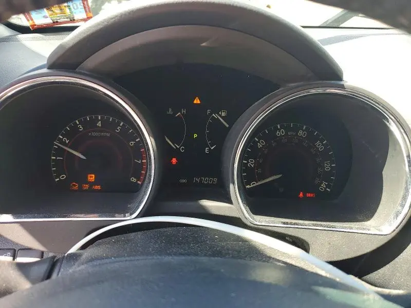 2013 TOYOTA HIGHLANDER SE  