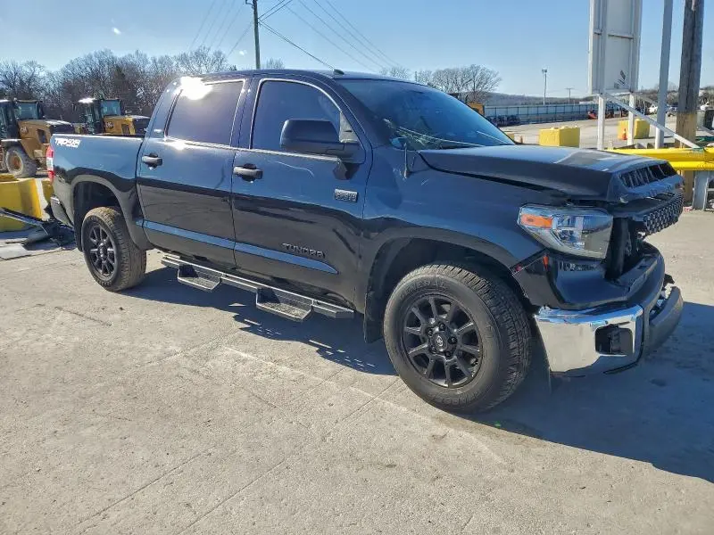2018 TOYOTA TUNDRA CREWMAX SR5  