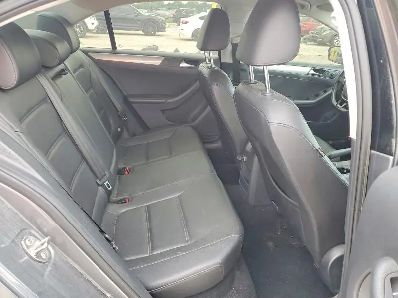 2015 VOLKSWAGEN JETTA SE  