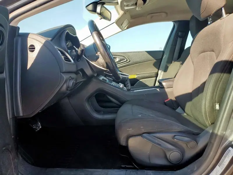 2016 CHRYSLER 200 LX  