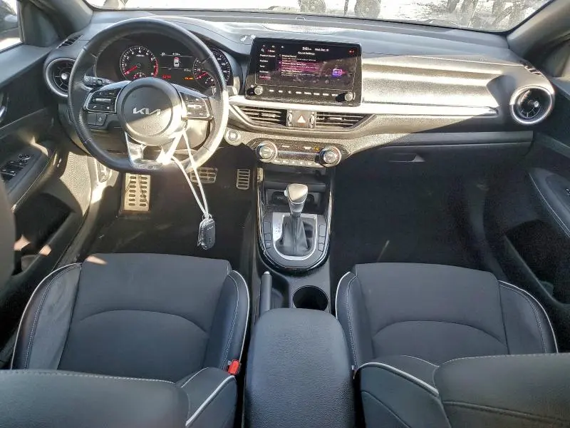 2023 KIA FORTE GT LINE  