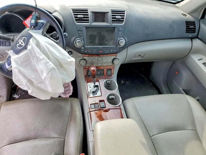 2011 TOYOTA HIGHLANDER LIMITED  