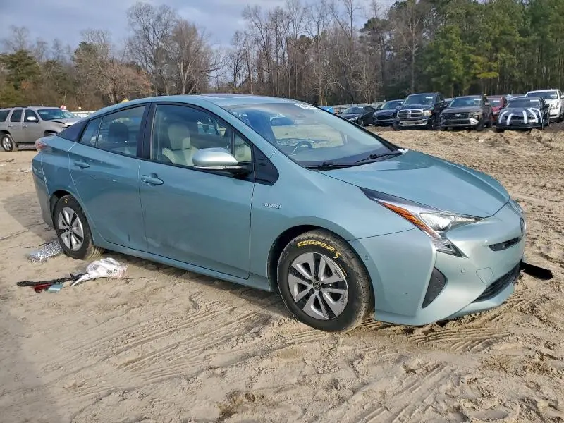 2017 TOYOTA PRIUS   