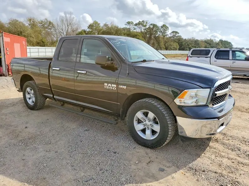 2016 RAM 1500 SLT  