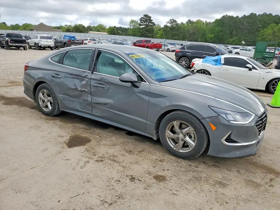 2022 HYUNDAI SONATA SE  