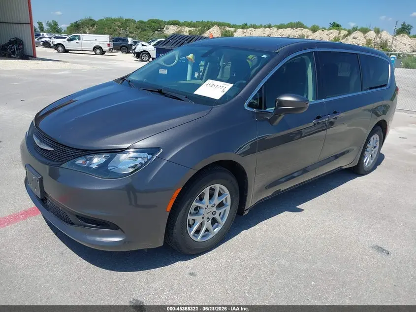 2022 CHRYSLER VOYAGER LX