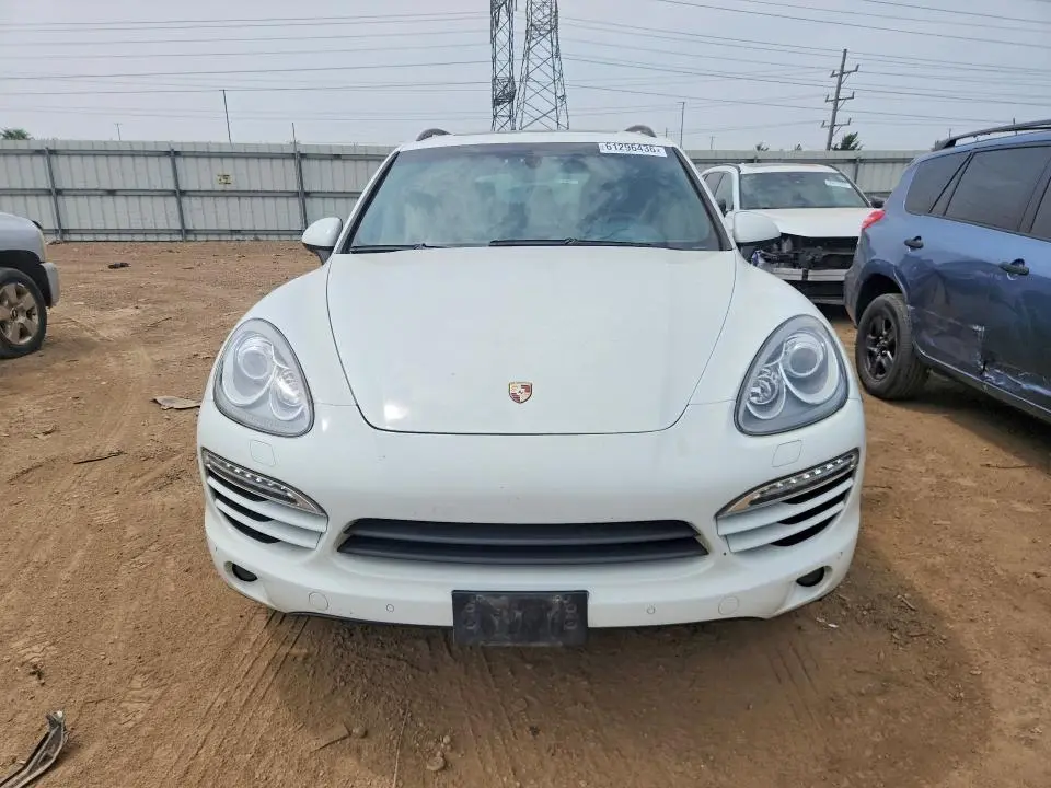2014 PORSCHE CAYENNE   
