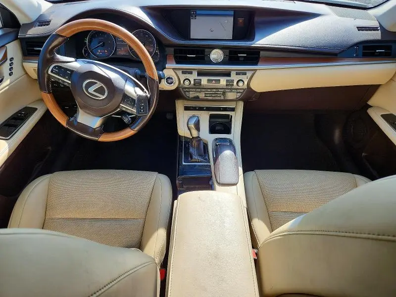 2018 LEXUS ES 300H  