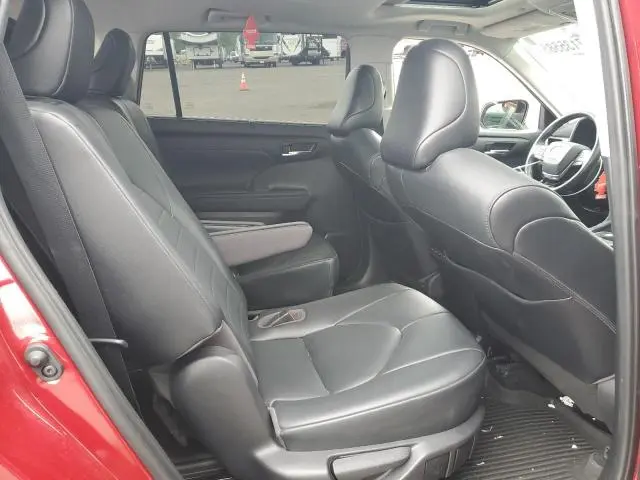 2021 TOYOTA HIGHLANDER XLE