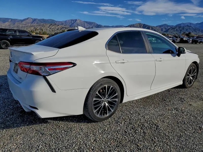 2020 TOYOTA CAMRY SE  