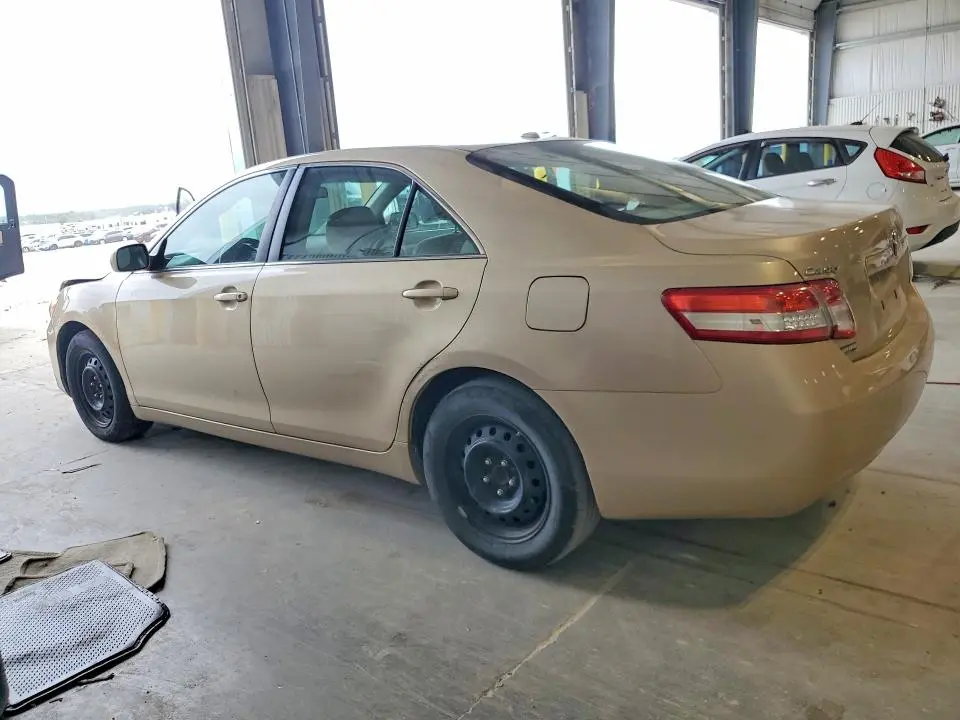 2010 TOYOTA CAMRY LE  