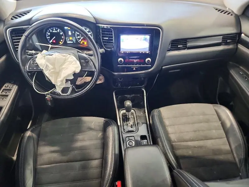 2020 MITSUBISHI OUTLANDER SE  