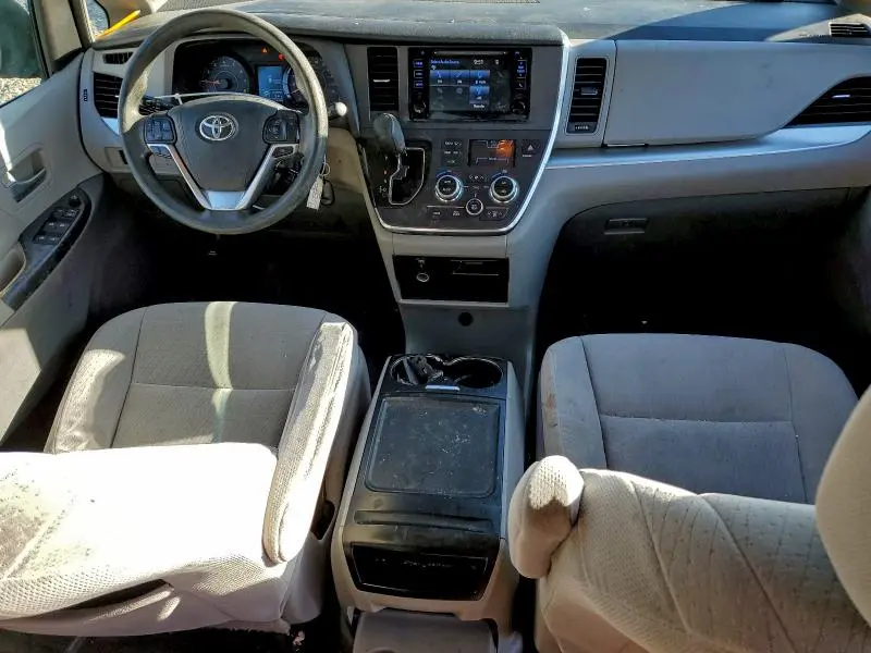 2015 TOYOTA SIENNA LE  