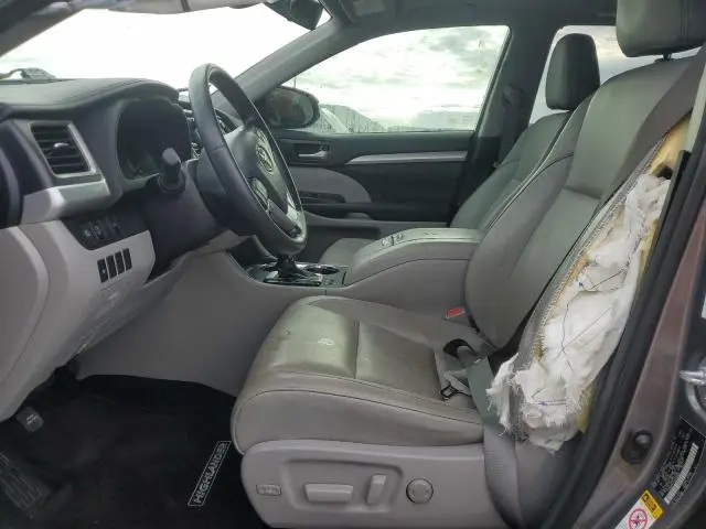 2018 TOYOTA HIGHLANDER SE  
