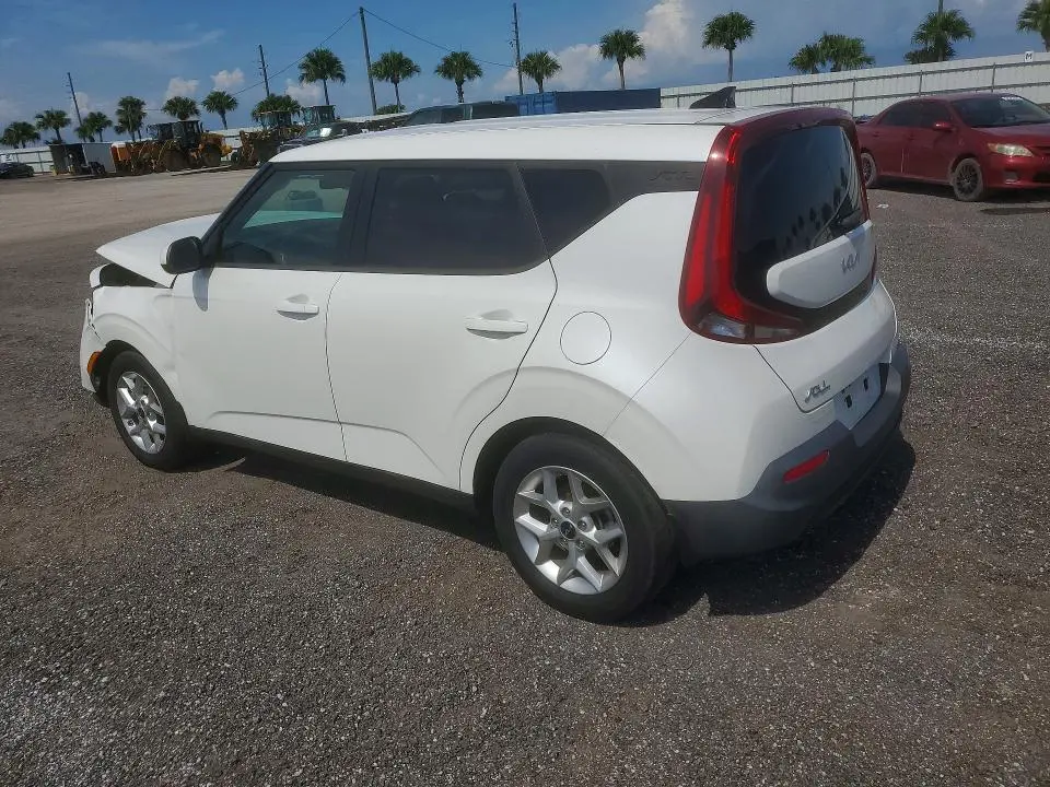 2022 KIA SOUL LX  