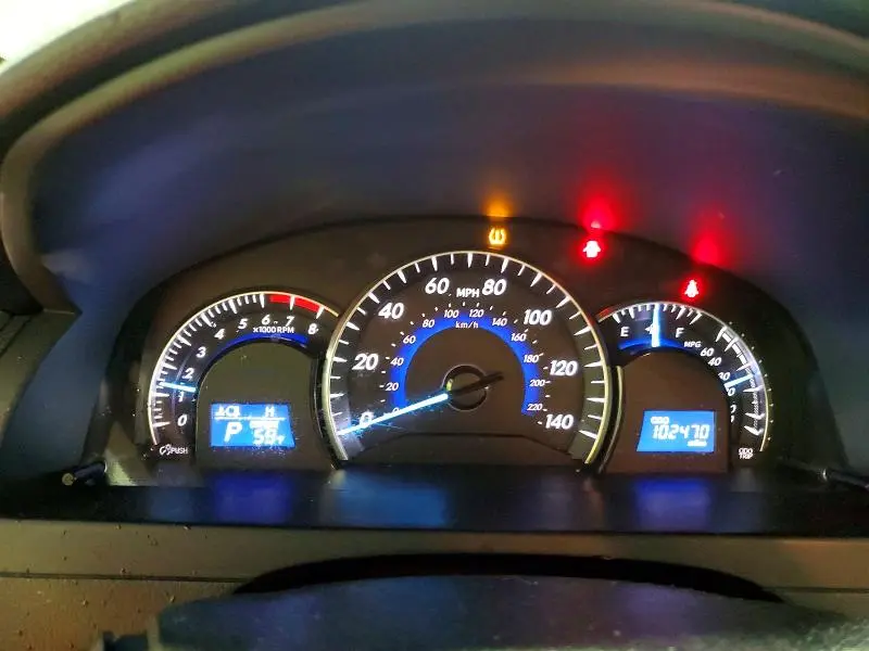 2012 TOYOTA CAMRY XLE  