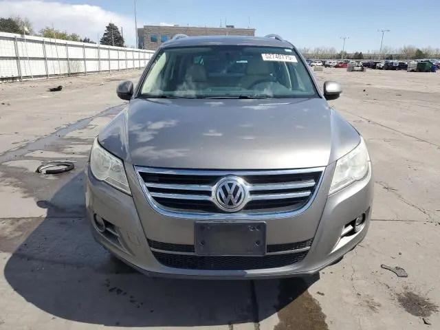 2011 VOLKSWAGEN TIGUAN S  