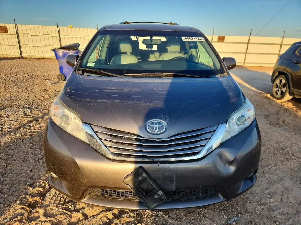 2015 TOYOTA SIENNA XLE 8-PASSENGER  