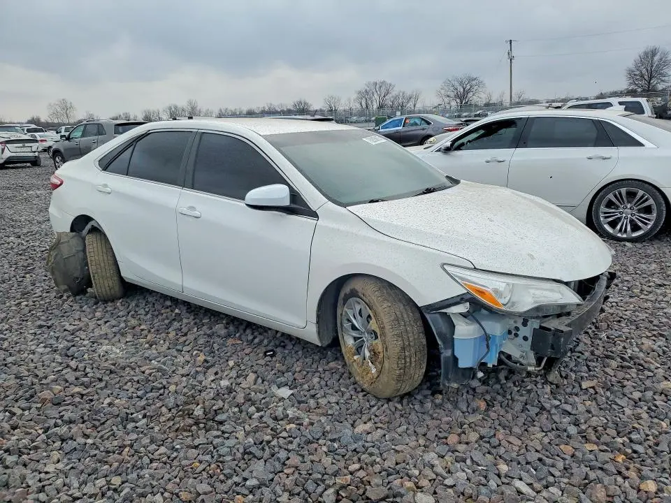 2015 TOYOTA CAMRY LE  