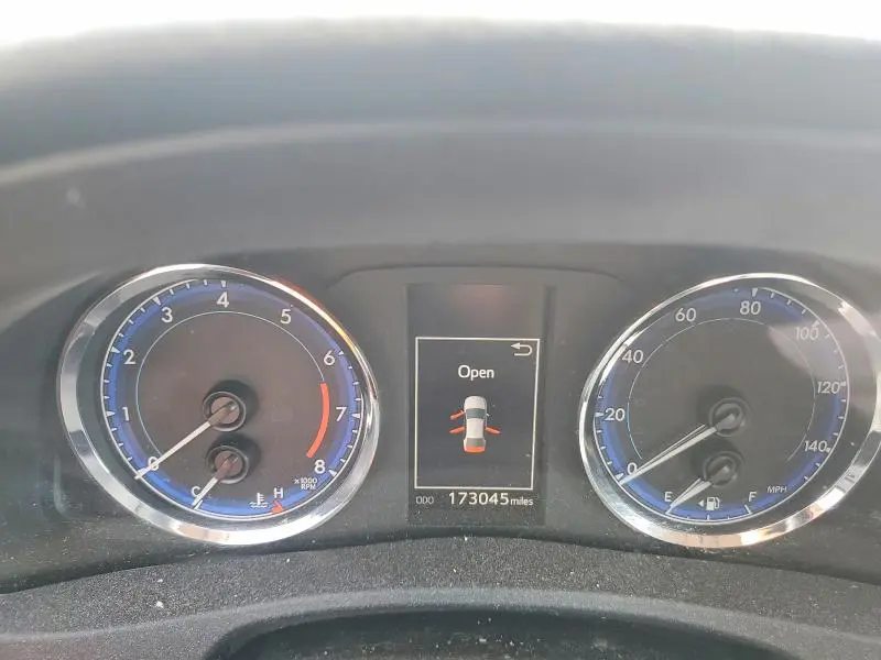 2017 TOYOTA COROLLA SE  