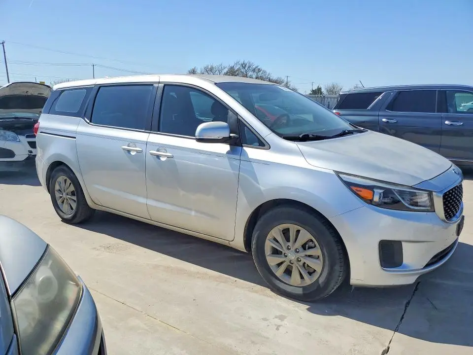 2017 KIA SEDONA L  