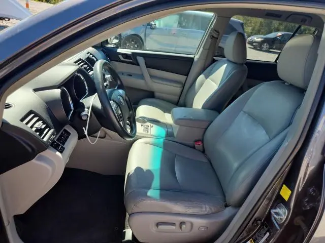 2011 TOYOTA HIGHLANDER BASE  