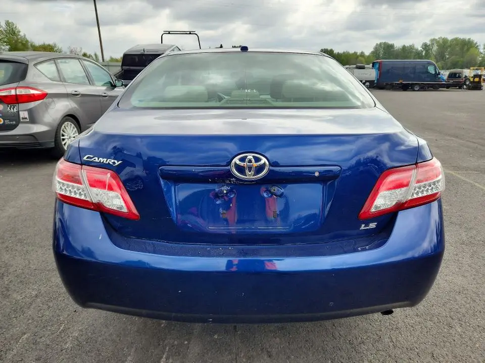 2011 TOYOTA CAMRY LE  