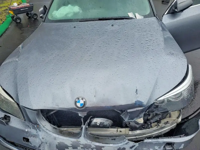 2010 BMW 528 XI  