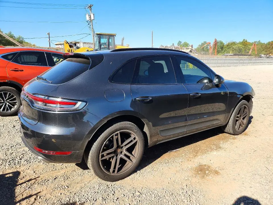 2020 PORSCHE MACAN   