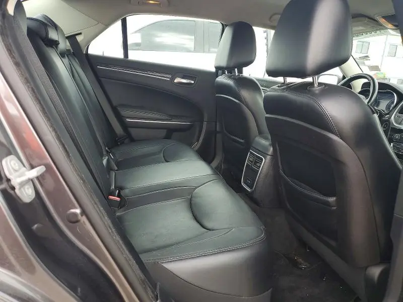 2015 CHRYSLER 300 LIMITED  