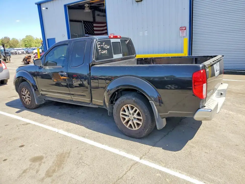 2017 NISSAN FRONTIER SV  
