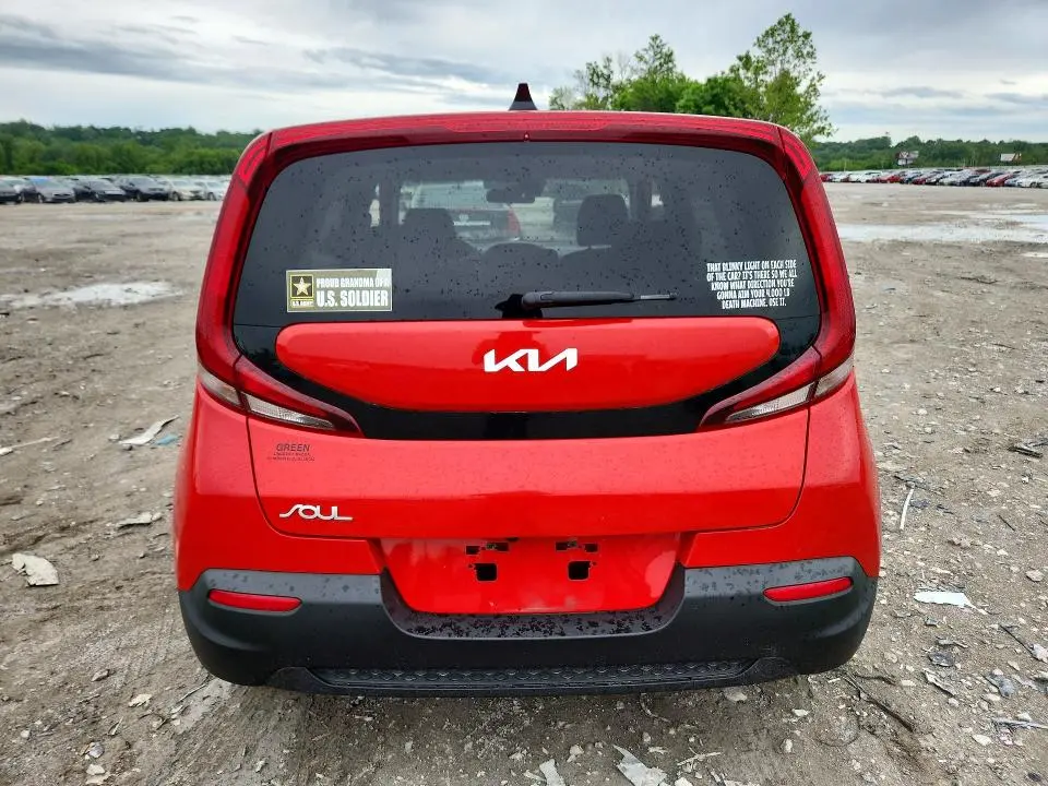 2022 KIA SOUL LX  