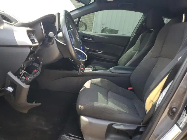2019 TOYOTA C-HR XLE  