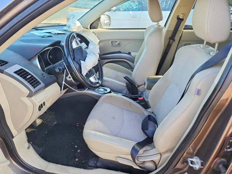2012 MITSUBISHI OUTLANDER SE  
