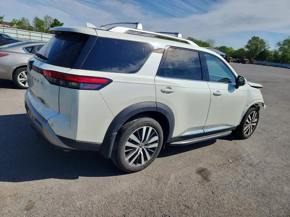 2022 NISSAN PATHFINDER PLATINUM  
