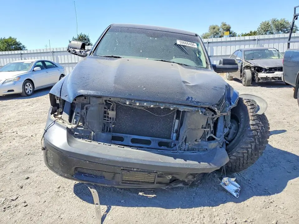 2013 RAM 1500 ST  