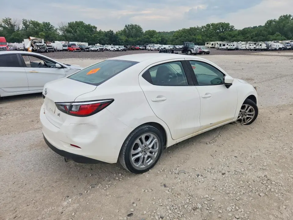 2018 TOYOTA YARIS IA BASE  