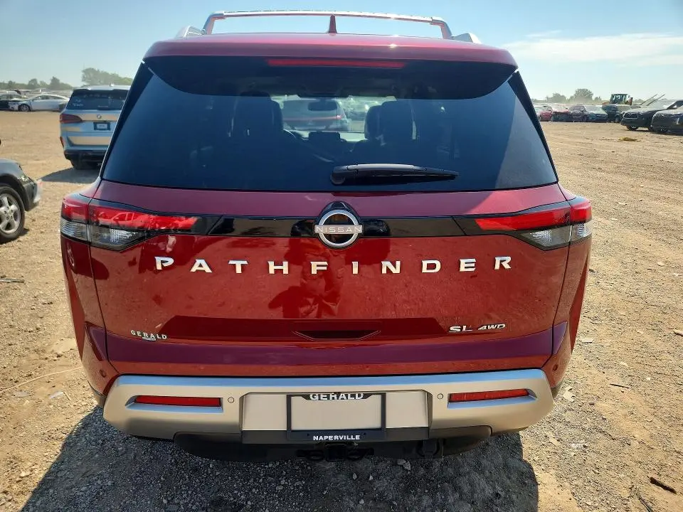 2022 NISSAN PATHFINDER SL  