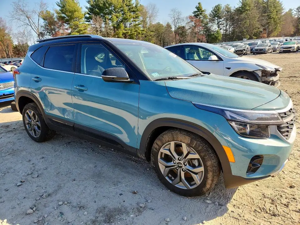 2024 KIA SELTOS S  