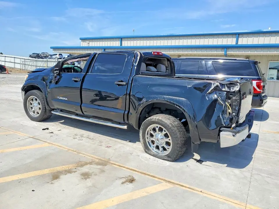 2010 TOYOTA TUNDRA CREWMAX SR5  