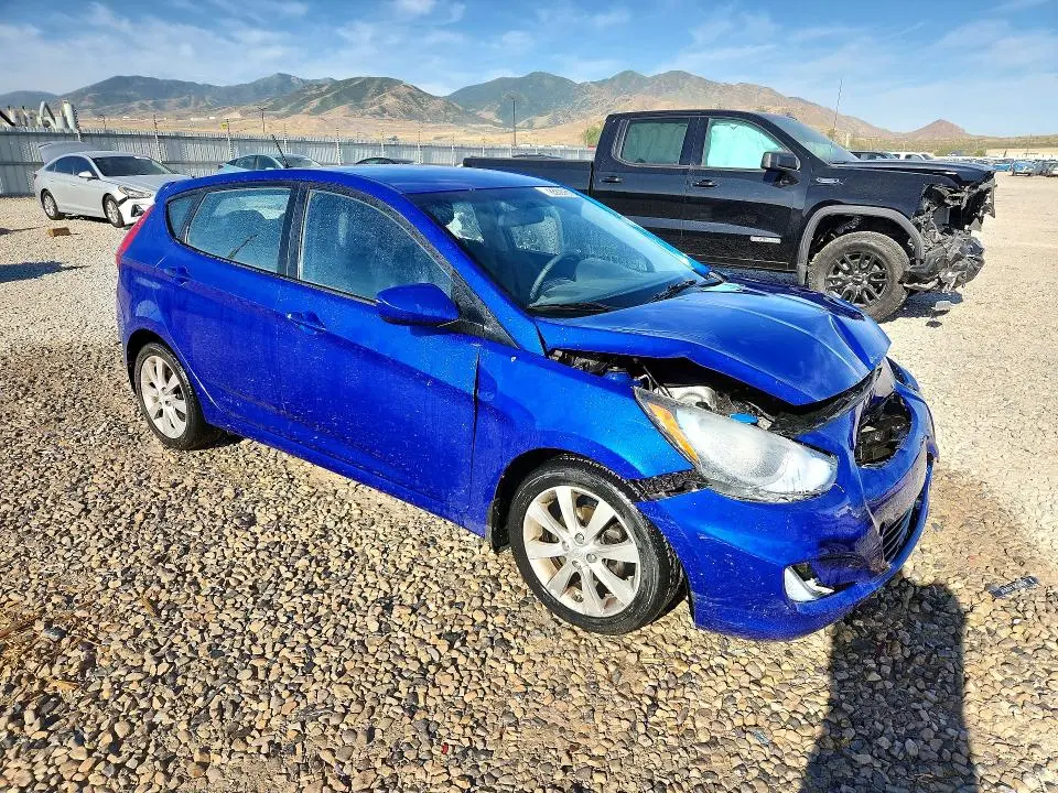 2012 HYUNDAI ACCENT SE  