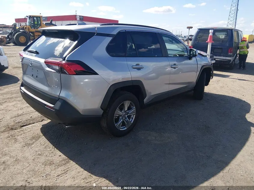 2025 TOYOTA RAV4 XLE